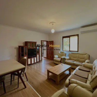 Apartament 2+1 me Oborr te Rruga Jordan Misja, pranë Bulevardit të Ri