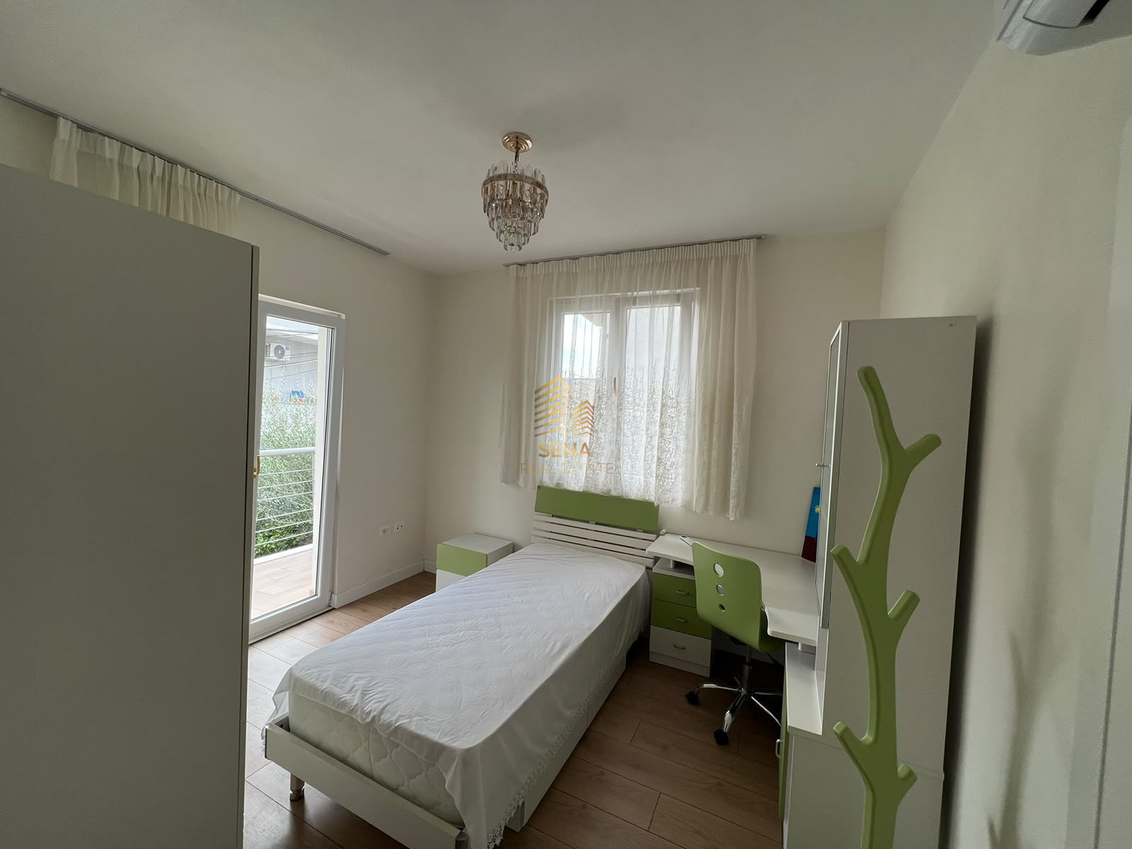Qira, Hyrje Private 2+1+2blk, Porcelan, 60.000 Leke/muaj