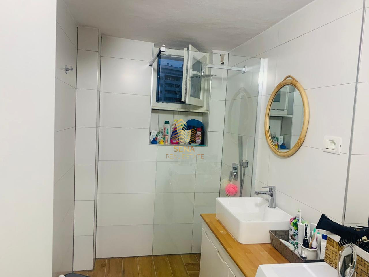 Shitet, Apartament 2+1+D+Blk, Stacioni i Trenit, 16.500.000 Leke