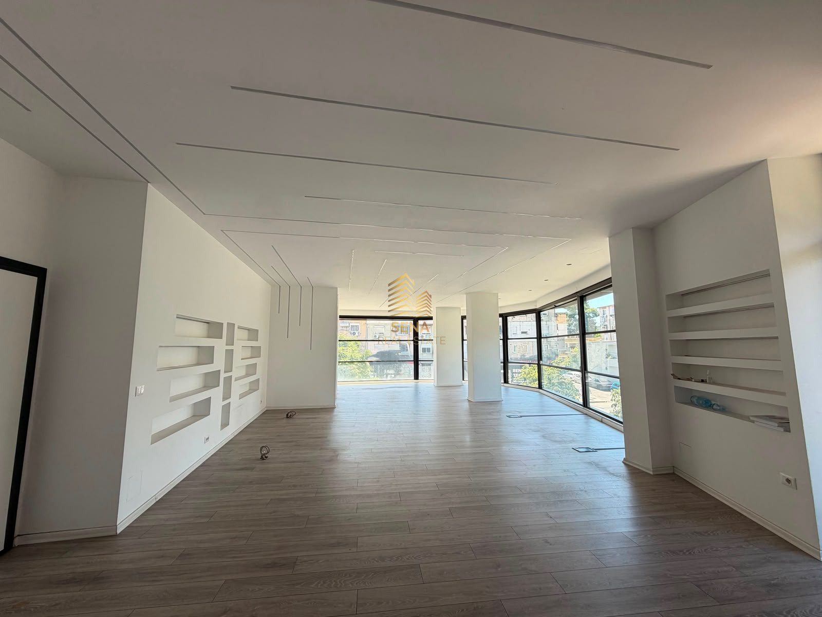 Qira, Ambient Biznesi, Porcelan, 1400 Euro/muaj Neto