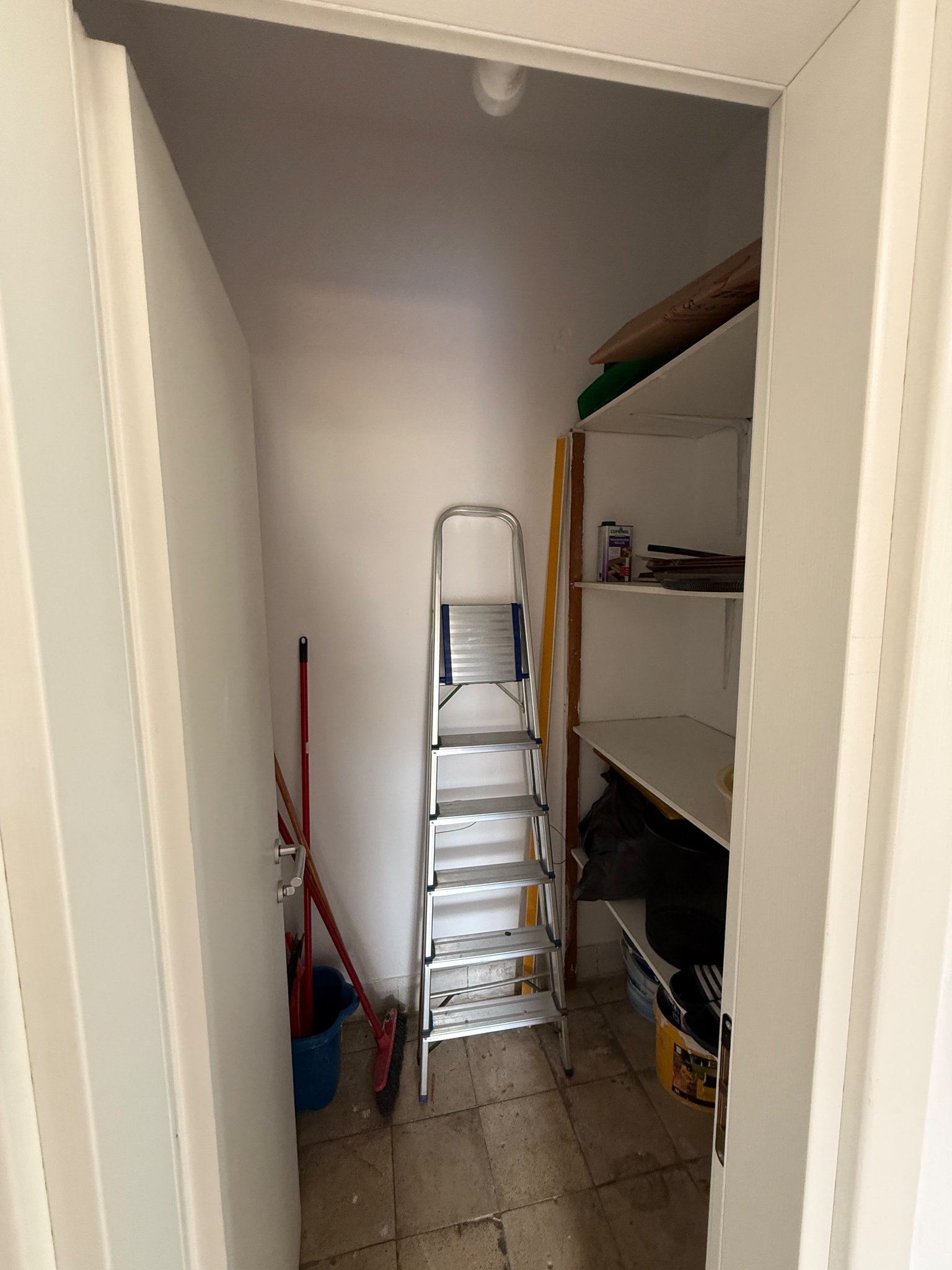 Qira, Ambient Biznesi 3+1+2blk, Rruga e Elbasanit, 800 Euro/muaj Neto