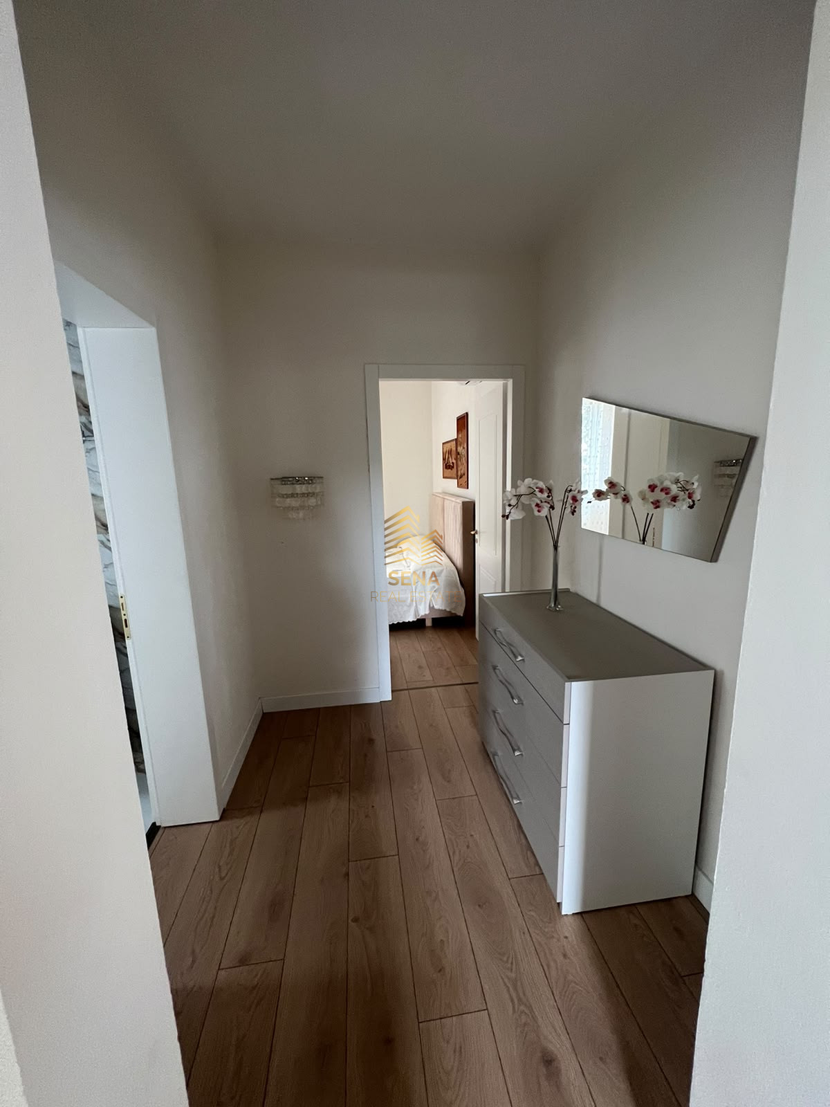 Qira, Hyrje Private 2+1+2blk, Porcelan, 60.000 Leke/muaj