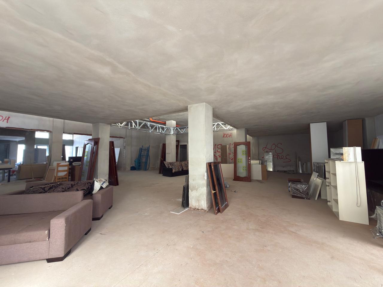 Shitet Ambient Biznesi 321 m² në Vlorë | Pozicion Strategjik me Dalje në Det