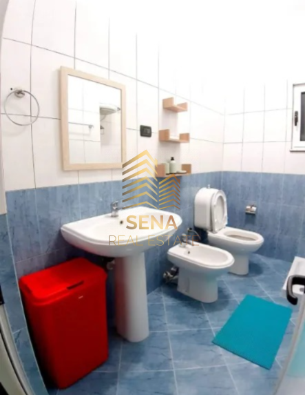 Qira,Hyrje Private,1+1,Zogu i Zi-Prane Pallatit te Sportit,45.000 Leke/muaj