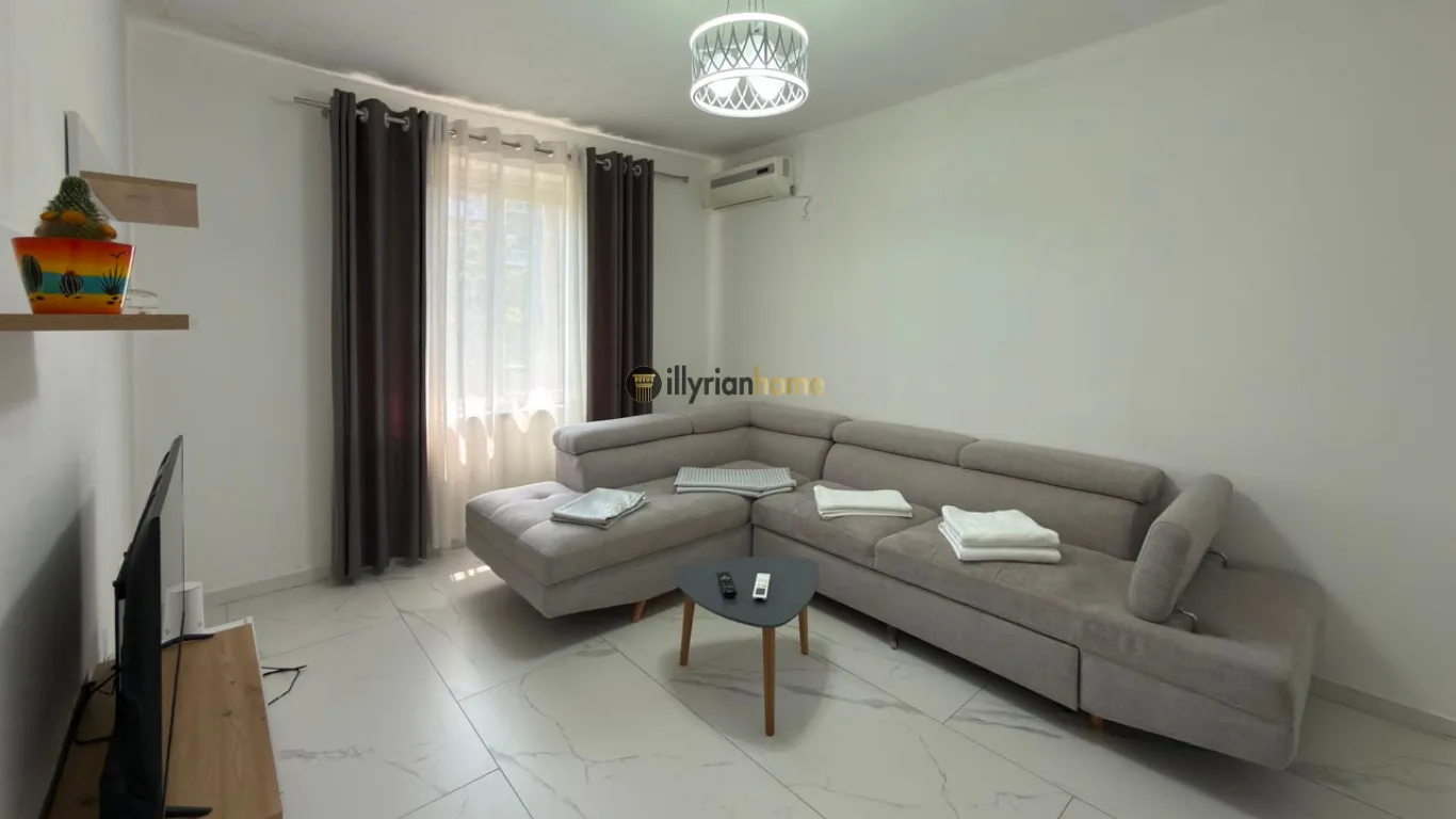 Apartament 1+1 me kuzhinë më vete tek Rruga e Elbasanit