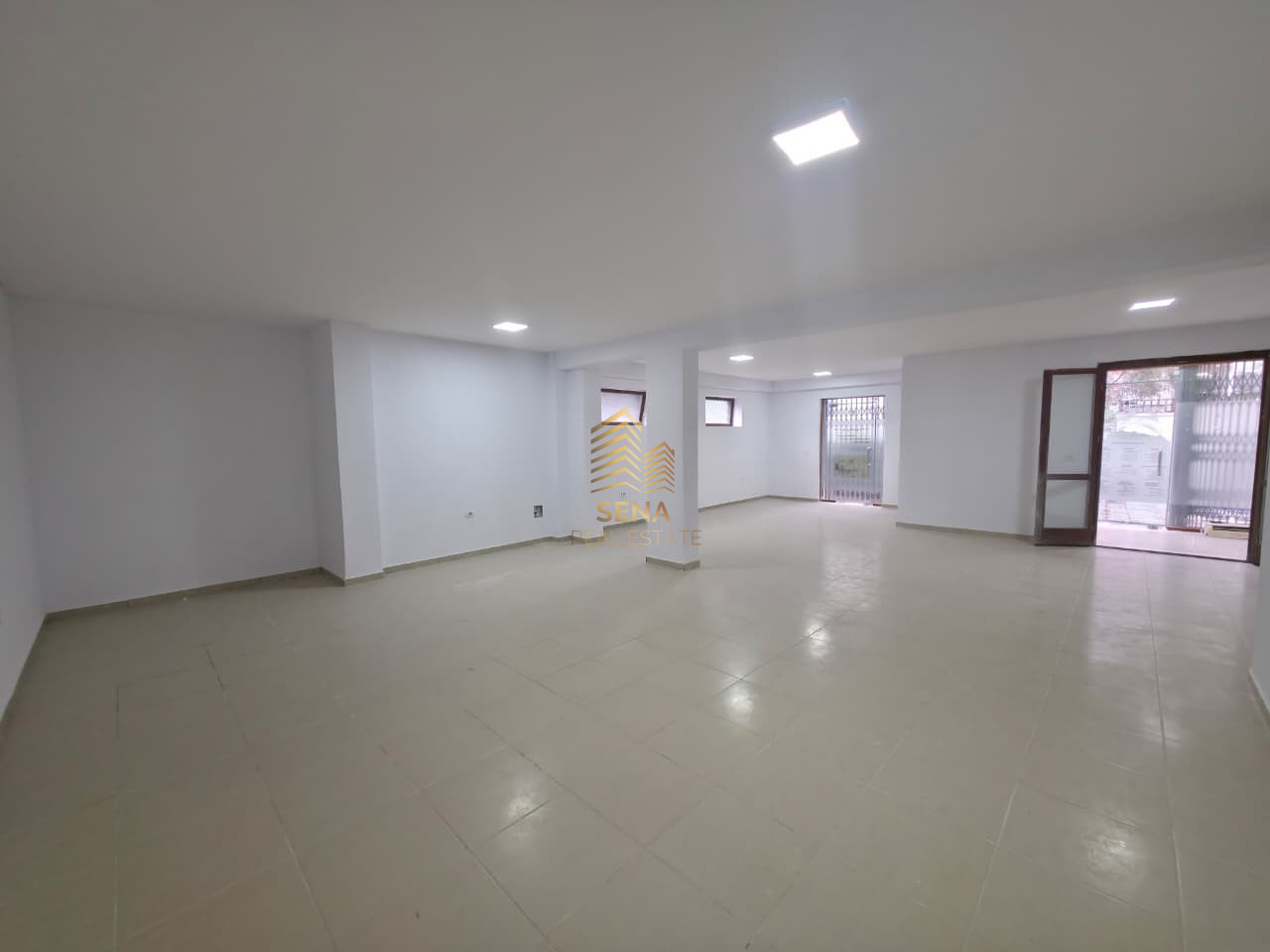 Qira, Ambient Biznesi – Openspace , Liqeni i Thate, 90.000 Leke Neto
