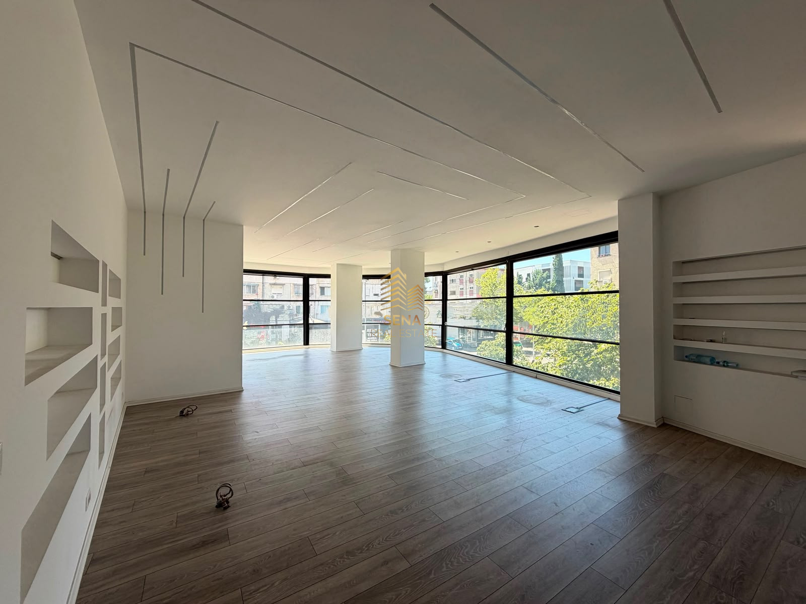 Qira, Ambient Biznesi, Porcelan, 1400 Euro/muaj Neto