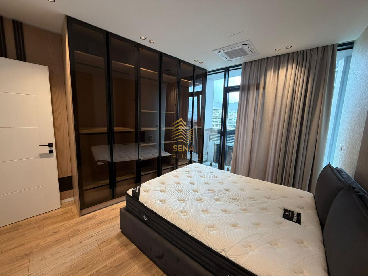Shitet, Apartament 1+1 +blk+ Post Parkimi, Lake View Residence. 345.000 Euro