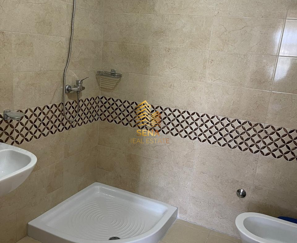 Shitet, Apartament 3+1+2+Blk+2 Poste Parkimi, Kinostudio, 295,000 Euro