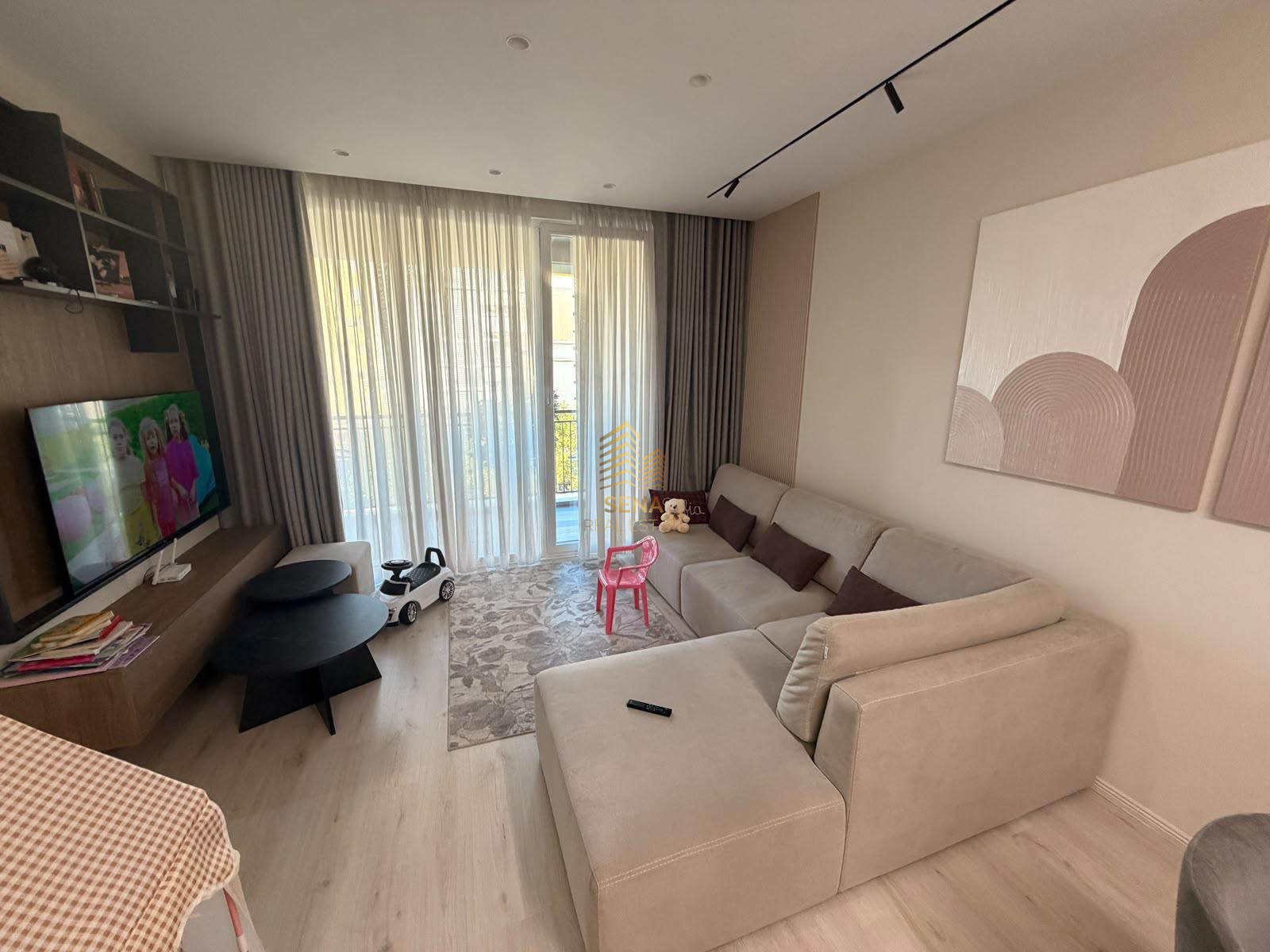 Shitet Apartament 2+1+2+2blk, Ish Fusha e Aviacionit, 35.000.000 Leke
