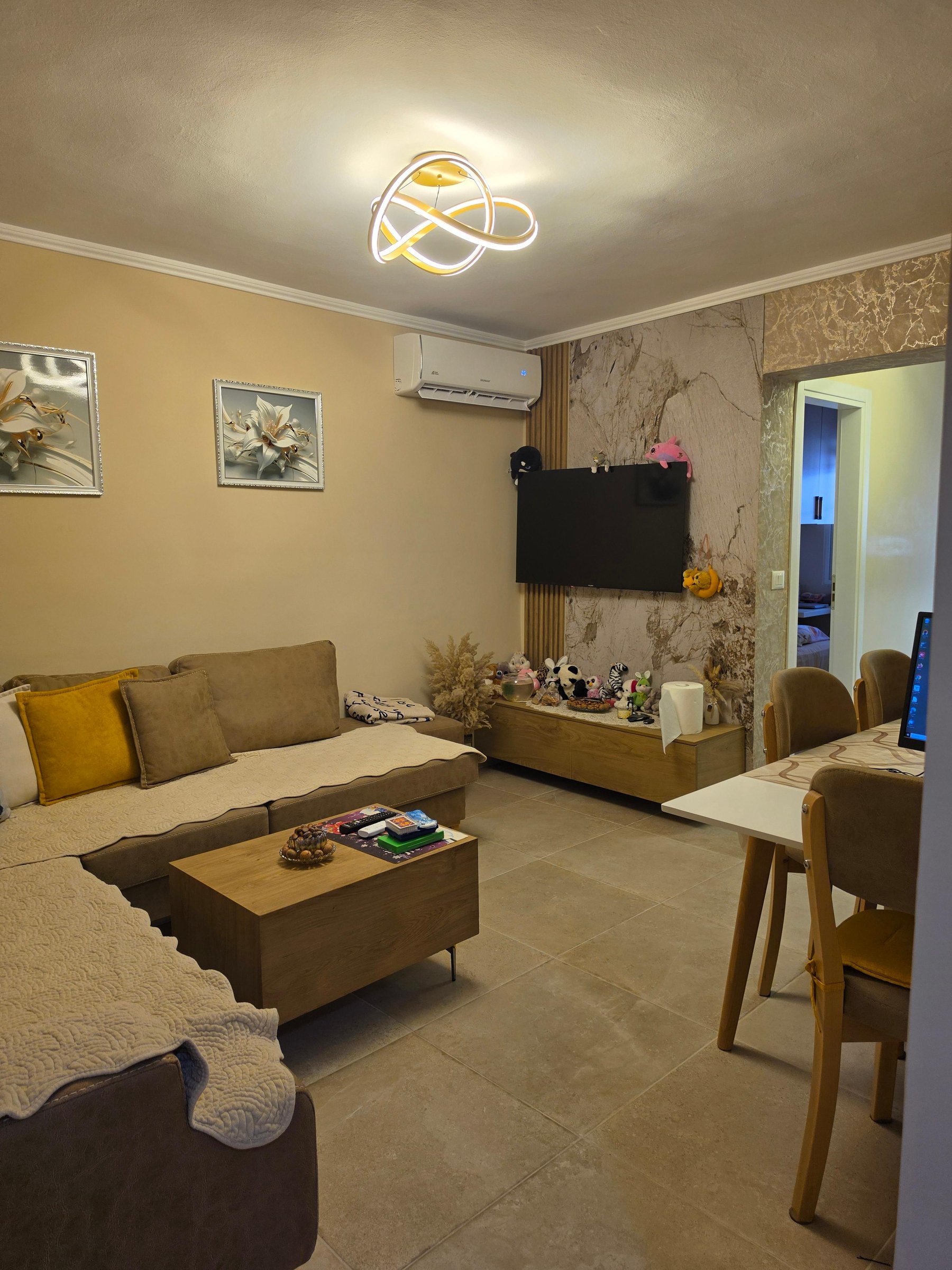 Shitet, Apartament 2+1+Blk, I adaptuar, Rruga e Elbasanit, 15.300.000 Leke