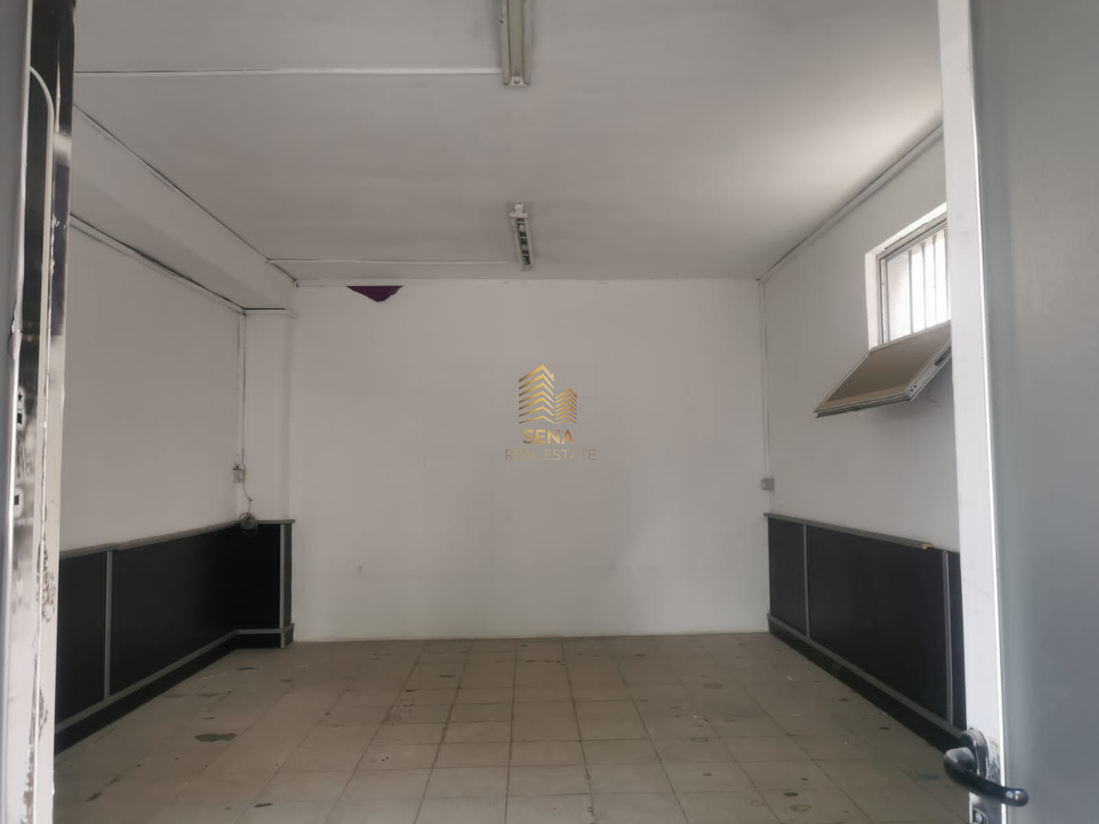 Shitet, Ambient Biznesi, perballe Harry Fultz, 73,000 Euro