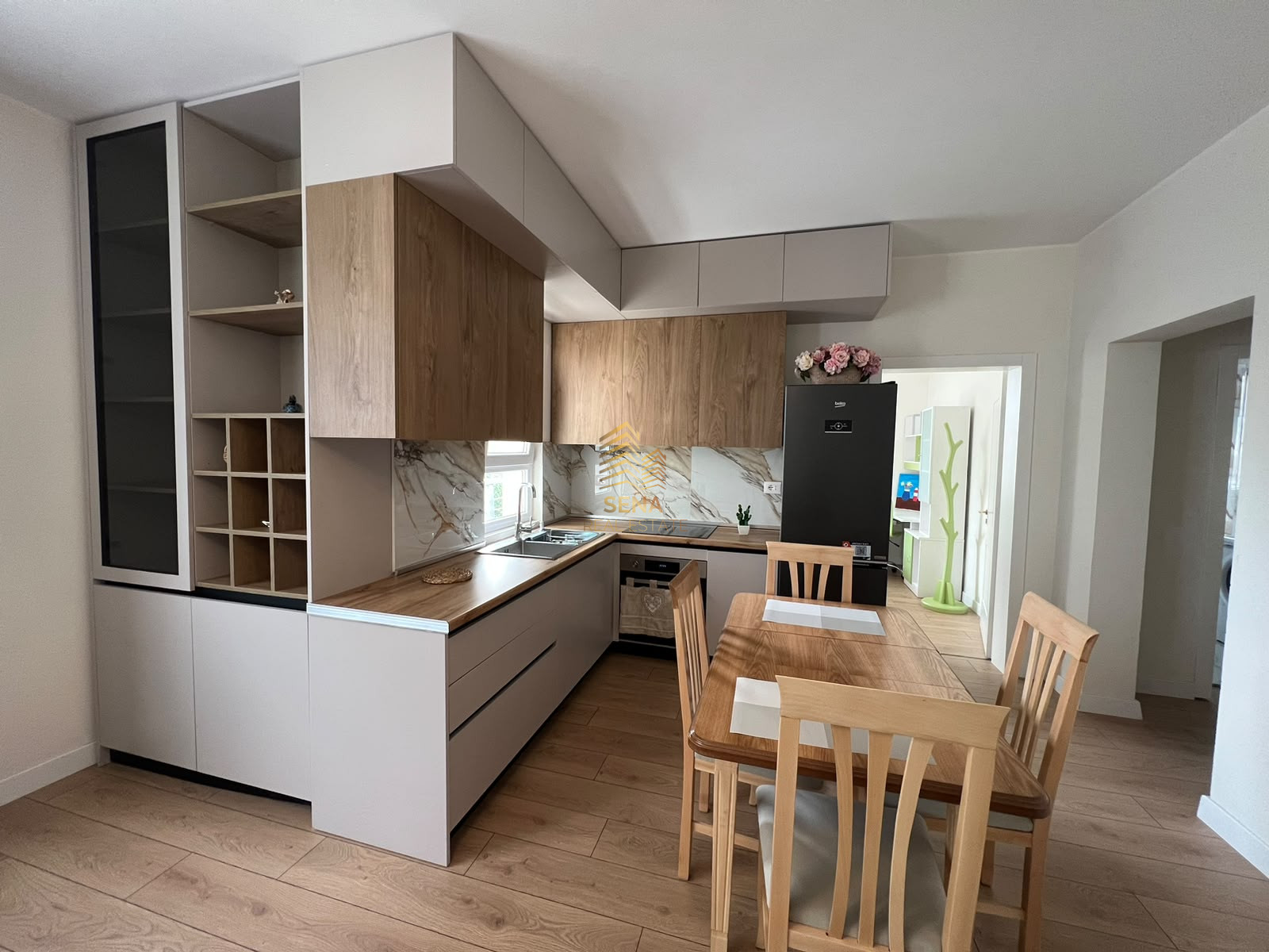 Qira, Hyrje Private 2+1+2blk, Porcelan, 60.000 Leke/muaj