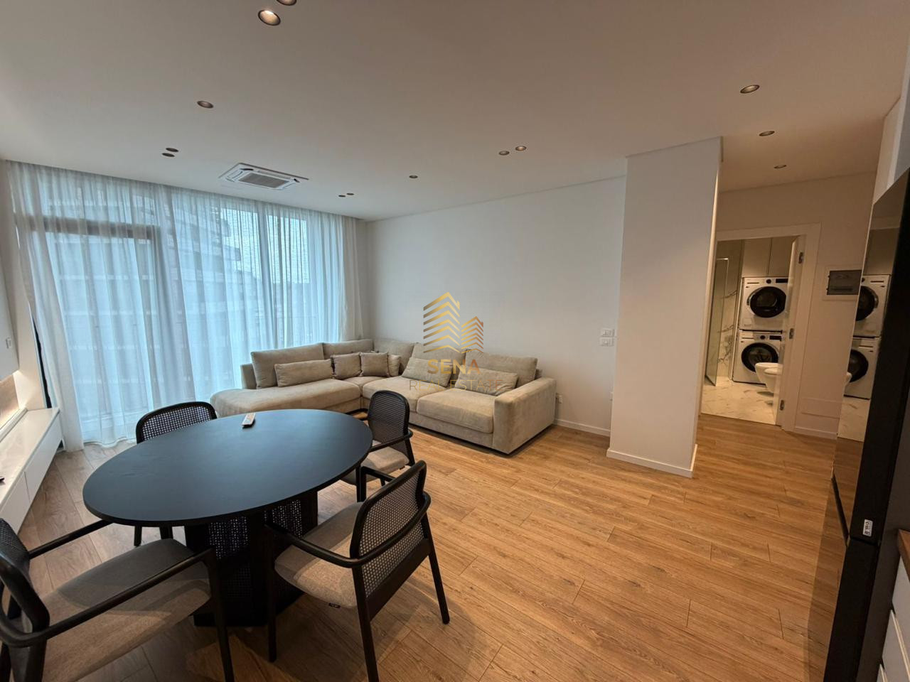 Shitet, Apartament 1+1 +blk+ Post Parkimi, Lake View Residence. 345.000 Euro
