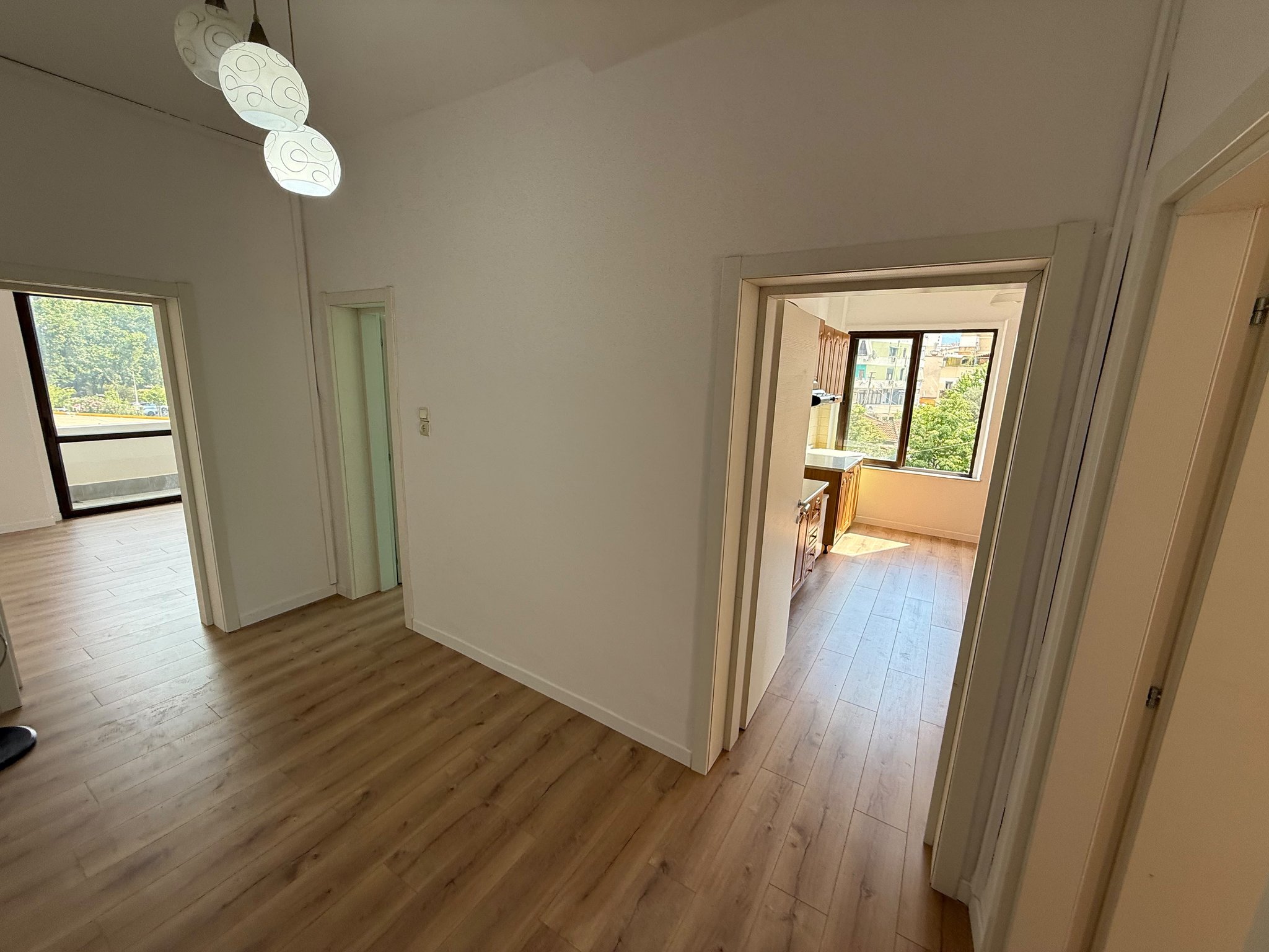Qira, Ambient Biznesi 3+1+2blk, Rruga e Elbasanit, 800 Euro/muaj Neto