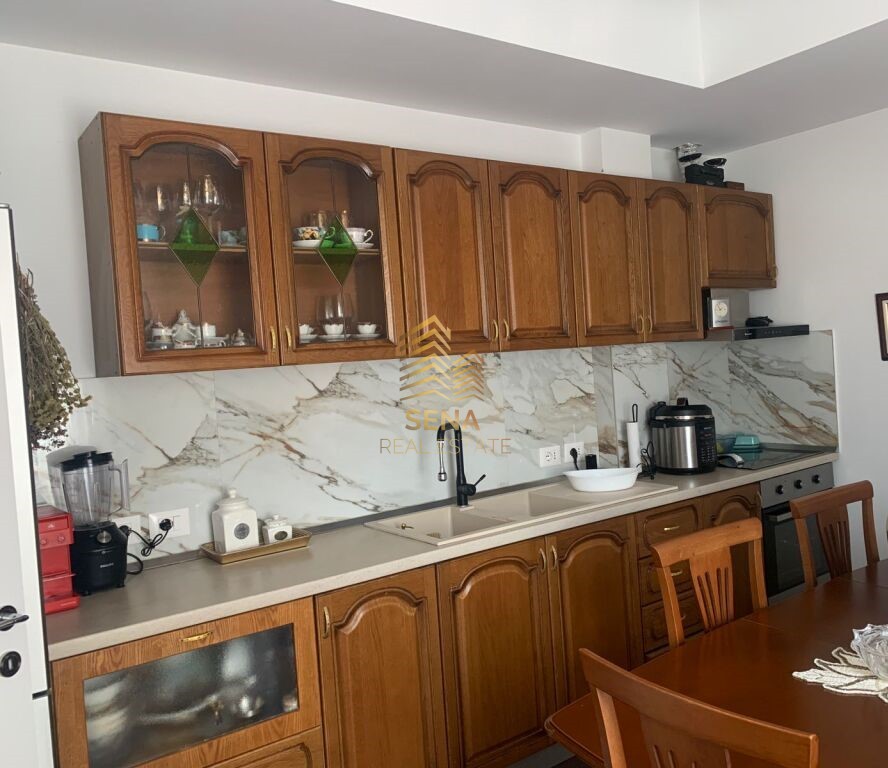 Shitet, Apartament 2+1+2, Rruga Dritan Hoxha, 205.000 Euro
