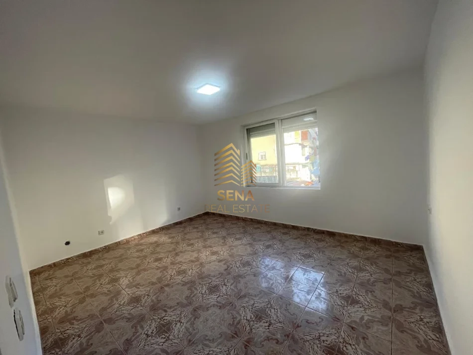 Qira, Apartament 2+1+BlK, Ish Restorant Durresi, 50.000 Leke/Muaj