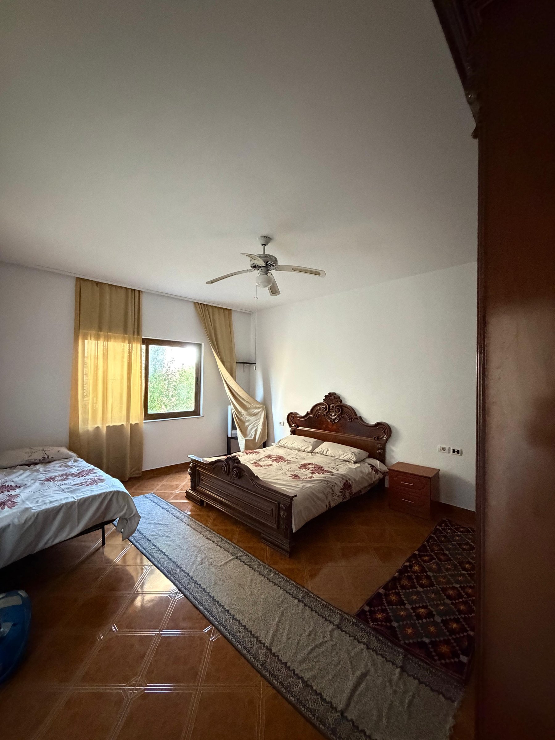 Qira, Hyrje Private, 2+1+blk+ Post Parkimi, Spital Amerikan 2, 52.000 Leke/muaj