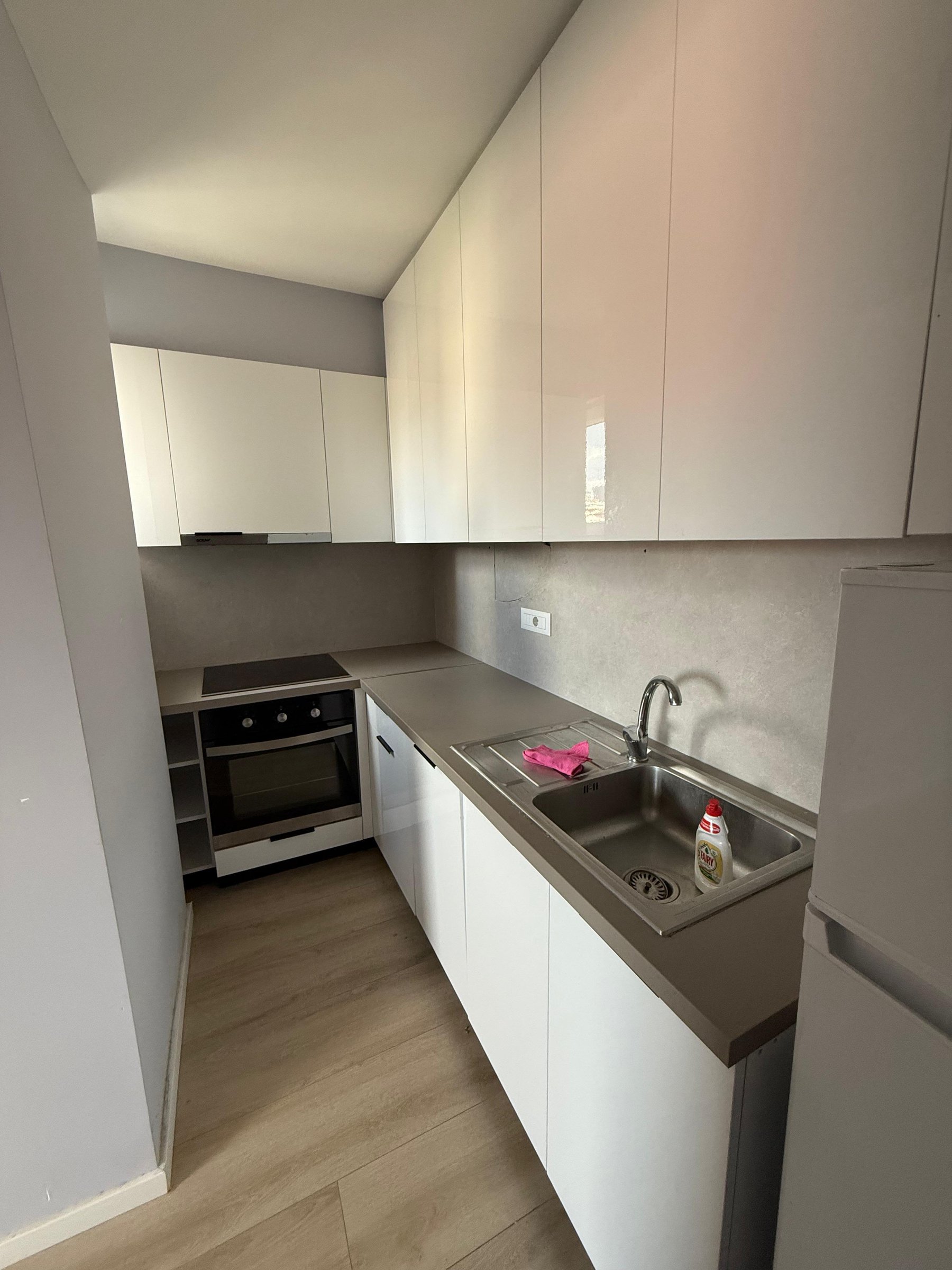 Qira, Apartament 2+1+BLK, Bosh, Pazari i Ri, 60.000 Leke