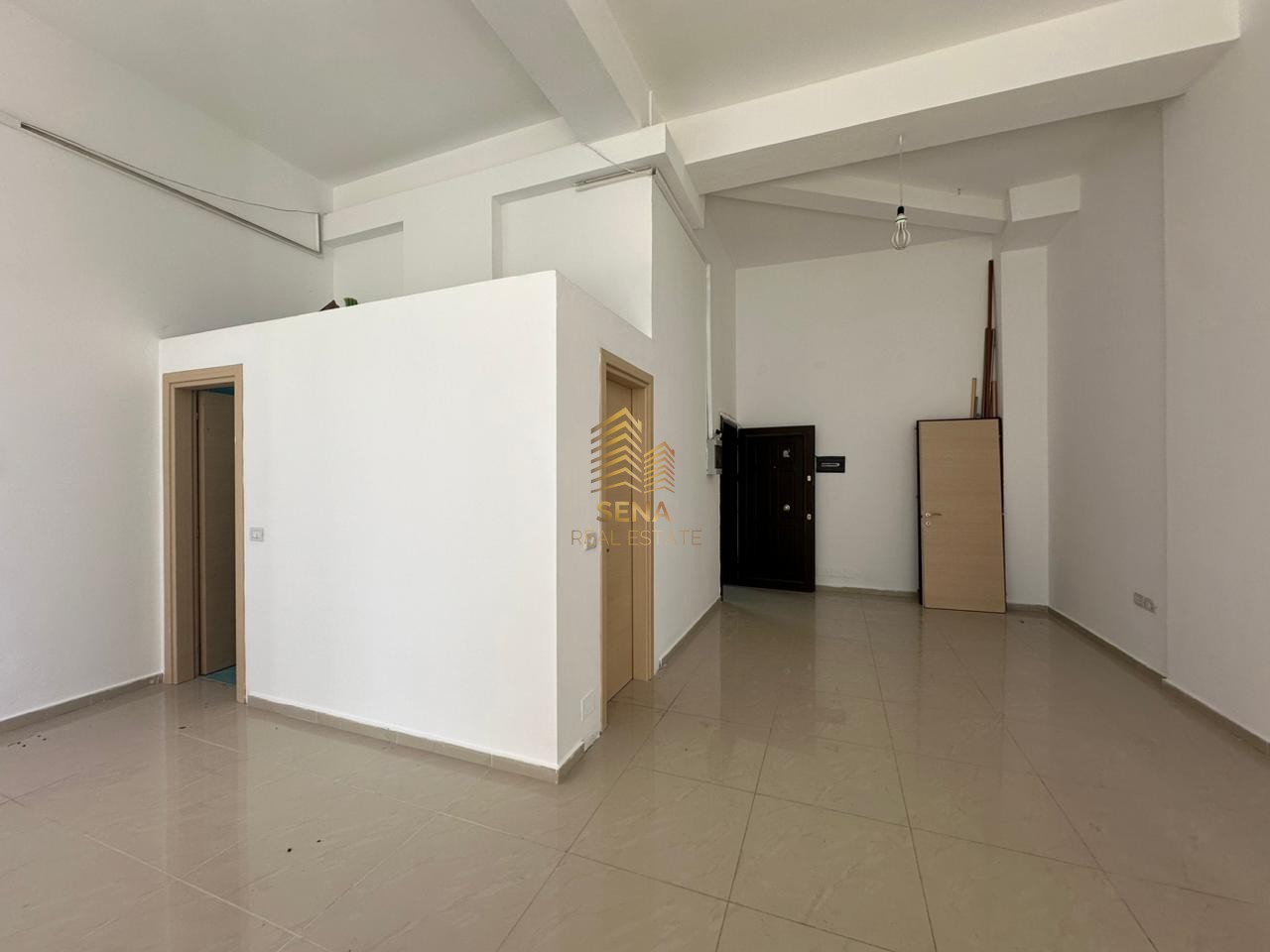 Qera, Ambient Biznesi, Yzberisht – Bulevardi Migjeni, 500 Euro/Muaj