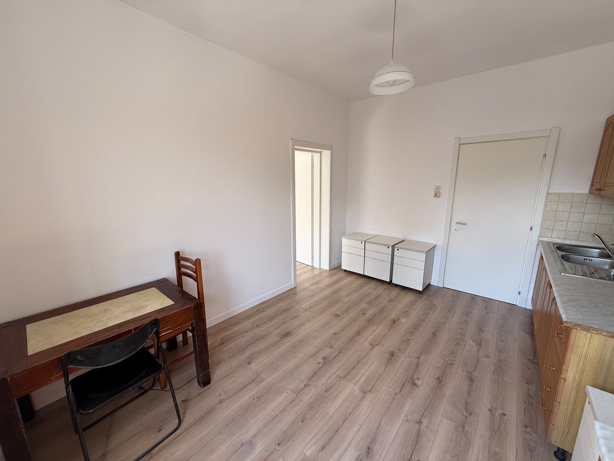 Qira, Ambient Biznesi 3+1+2blk, Rruga e Elbasanit, 800 Euro/muaj Neto
