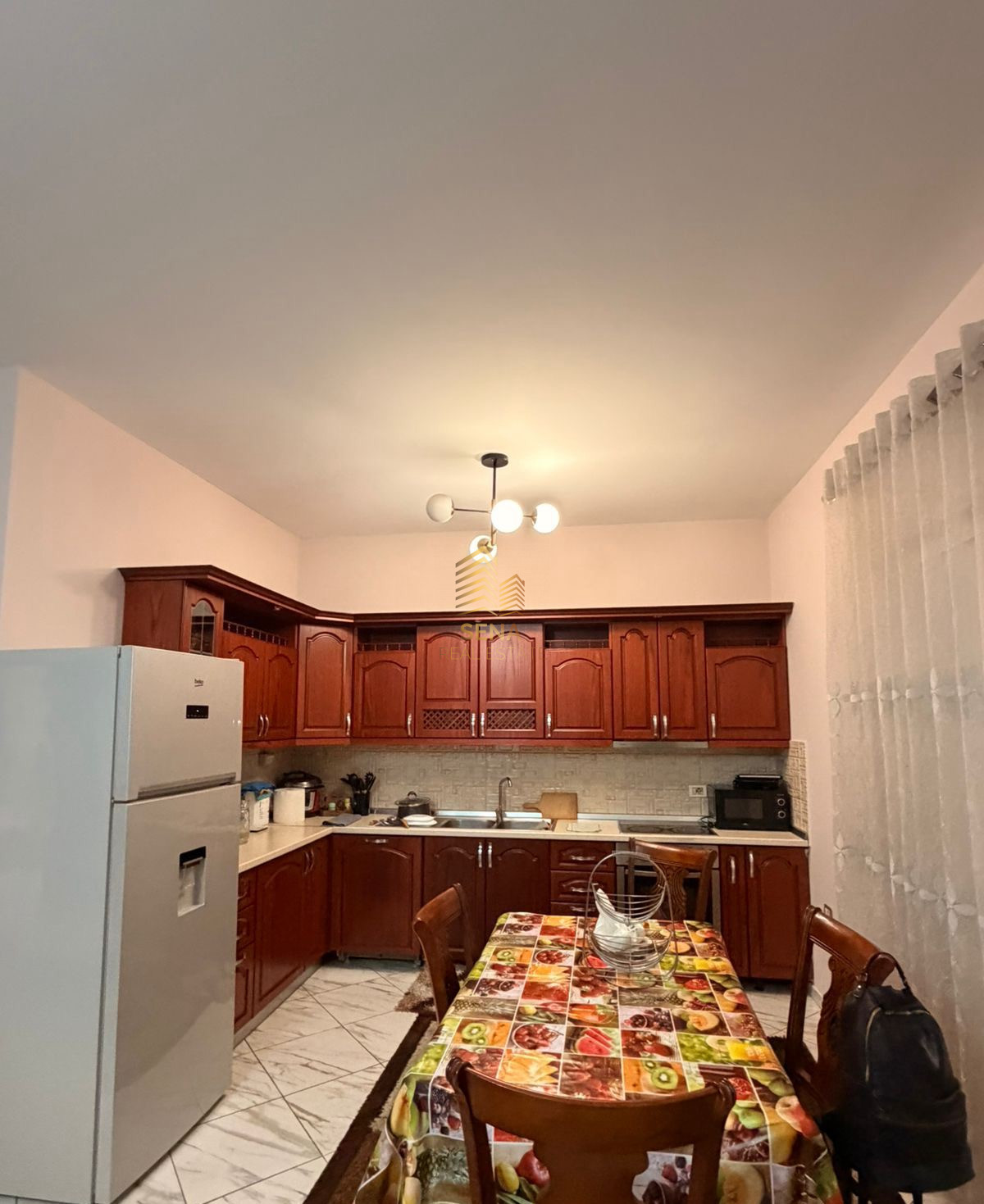 Qira, Hyrje Private, 2+1+blk+Post Parkimi, Univers City, 45.000 Leke/muaj