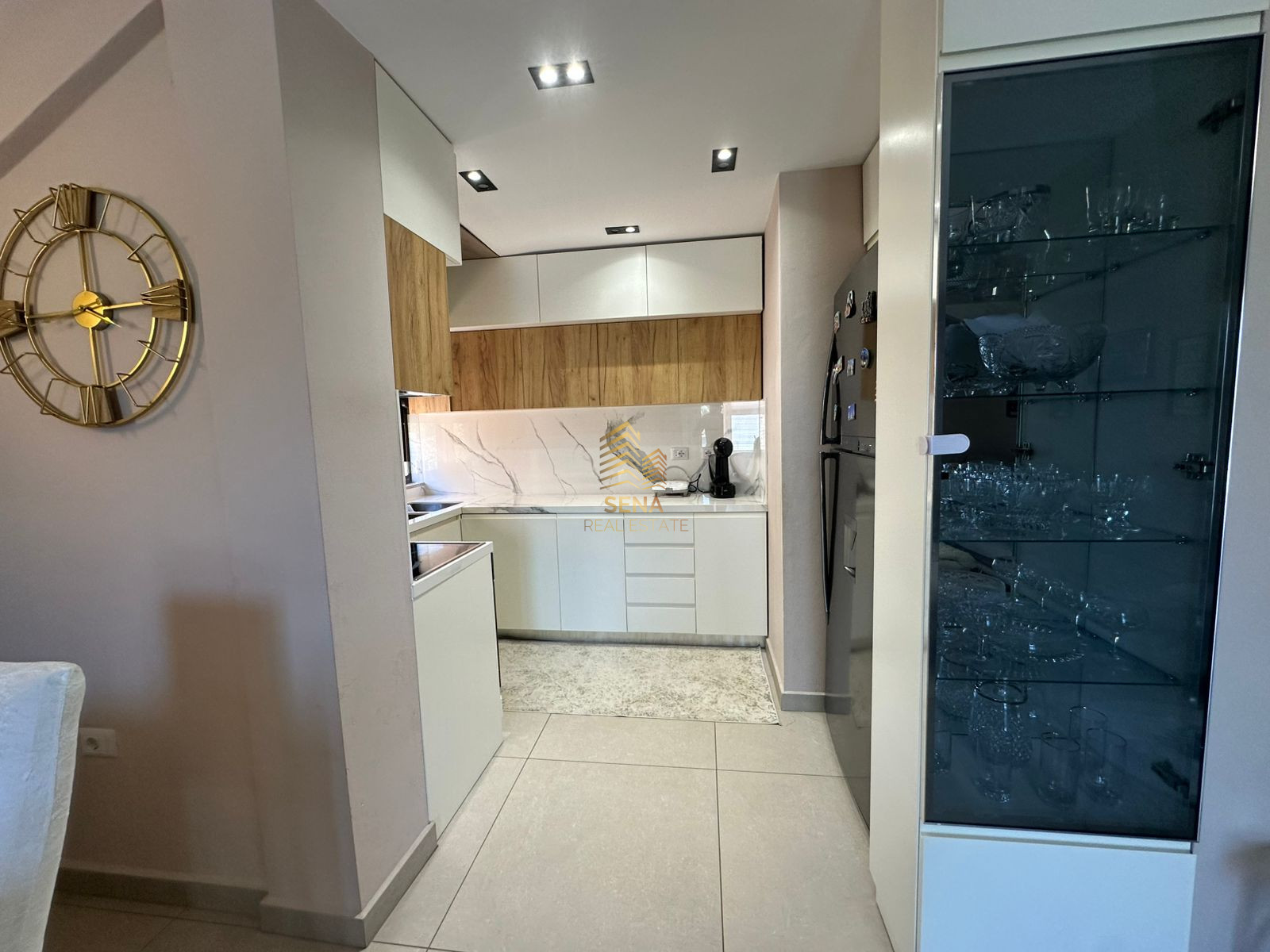 Qira, Apartament 2+1+Verande,Xhamllik,65.000 Leke/muaj