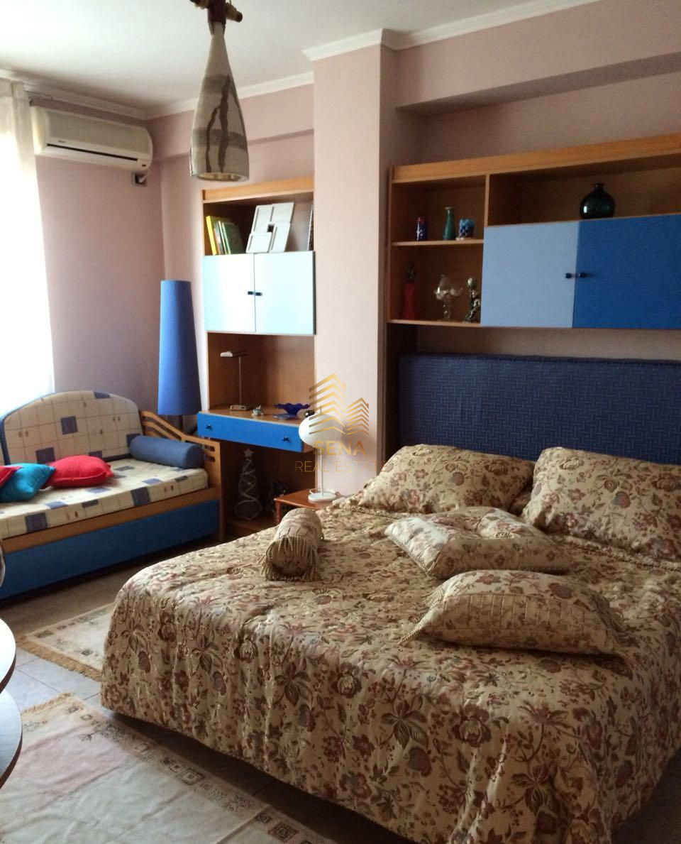 Qira, Apartament 1+1+Verande, Rruga e Durresit, 50.000 ALL/muaj