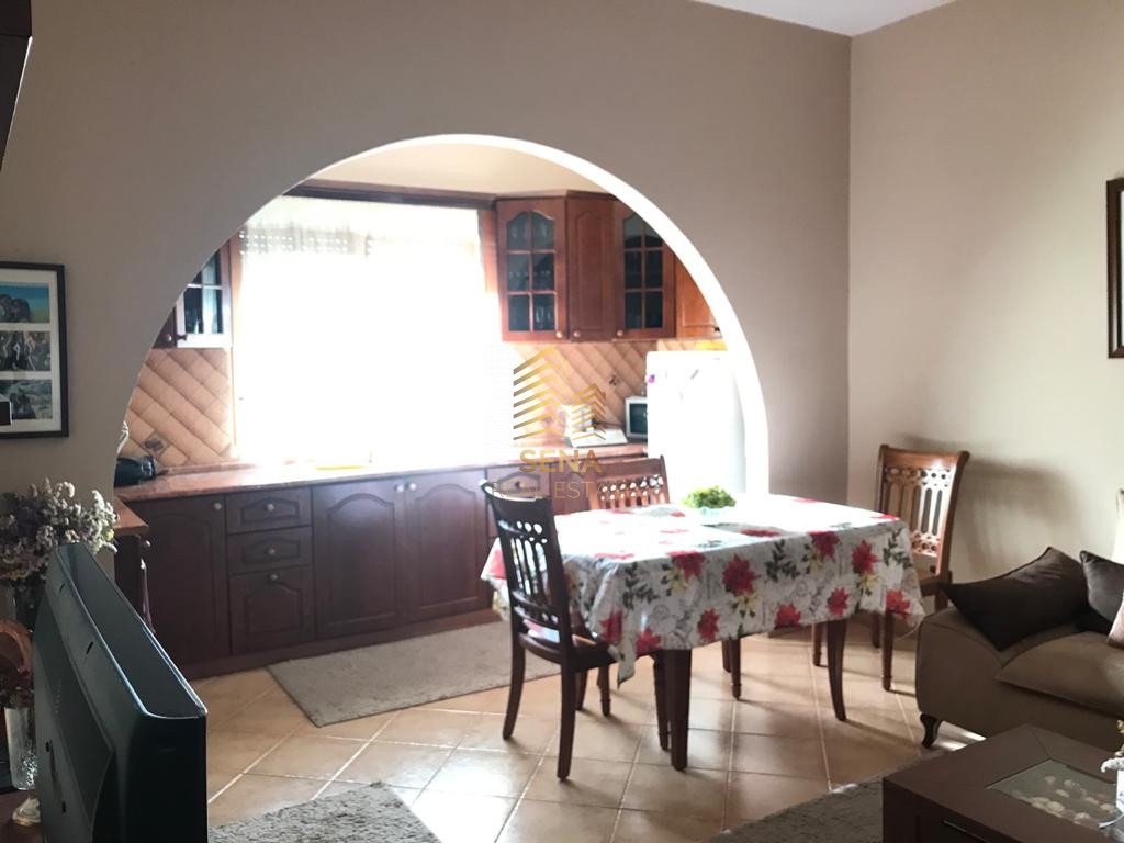 Shitet,Vile 2- Kateshe ,Porcelan, 250 000 Euro