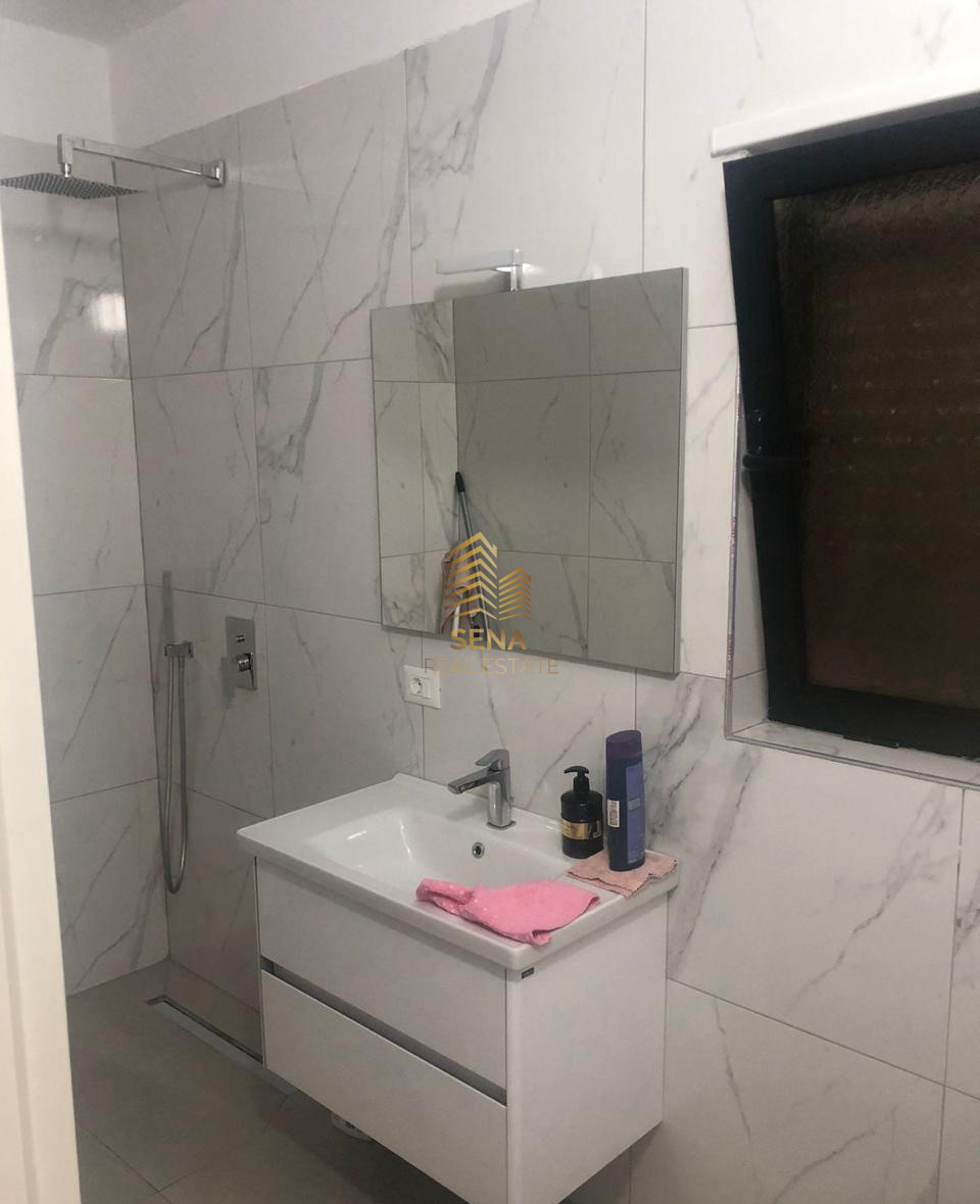 Shitet, Apartament 3+1+2+Blk, Rruga e Dibres, 273,000 Euro