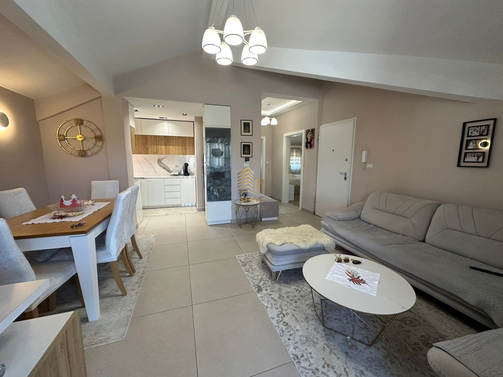Qira, Apartament 2+1+Verande,Xhamllik,65.000 Leke/muaj