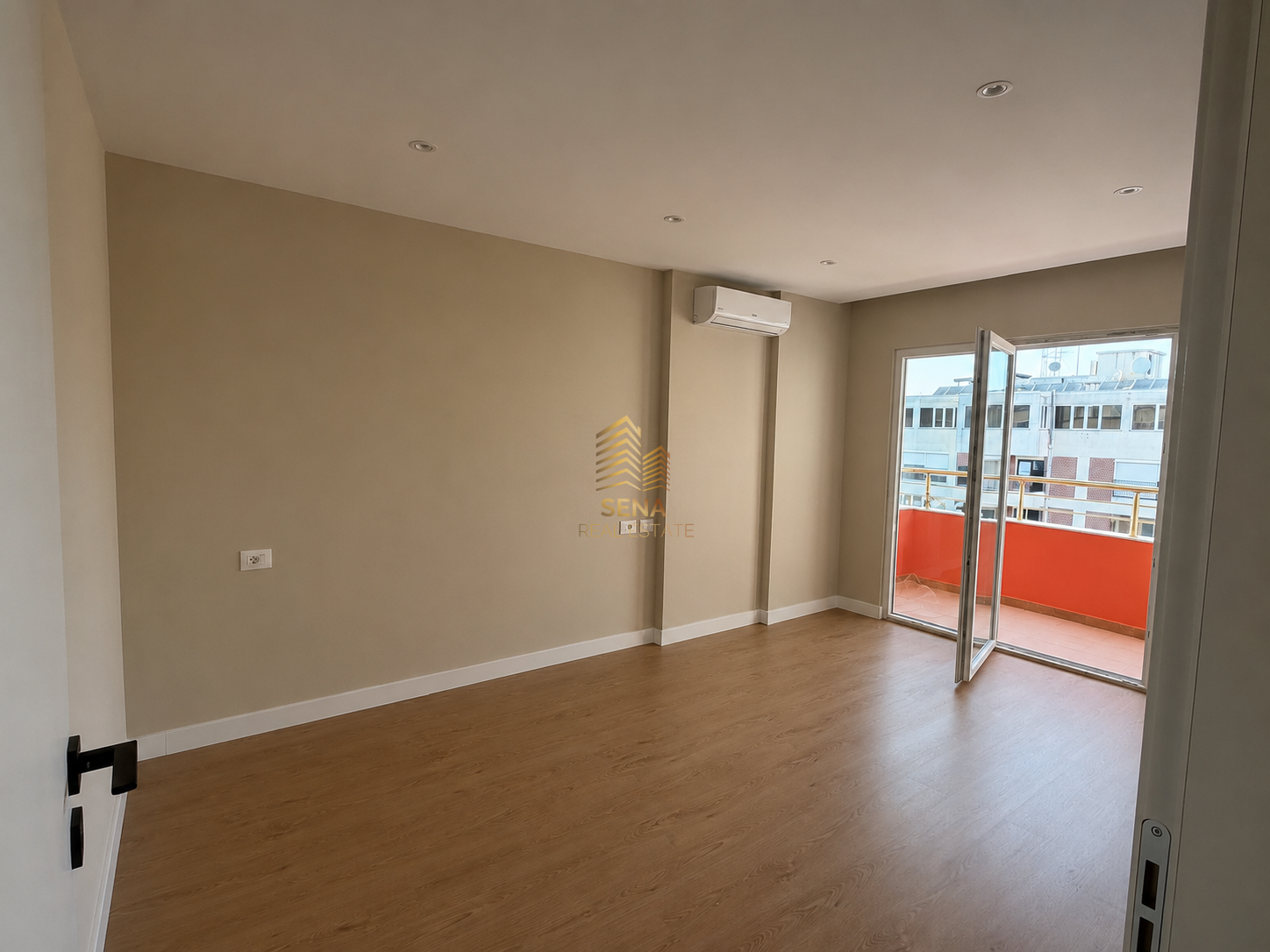 Shitet Apartament 1+1+Studio+Blk, Kompleksi Usluga – Ish Stacioni i Trenit, 190.800 Euro