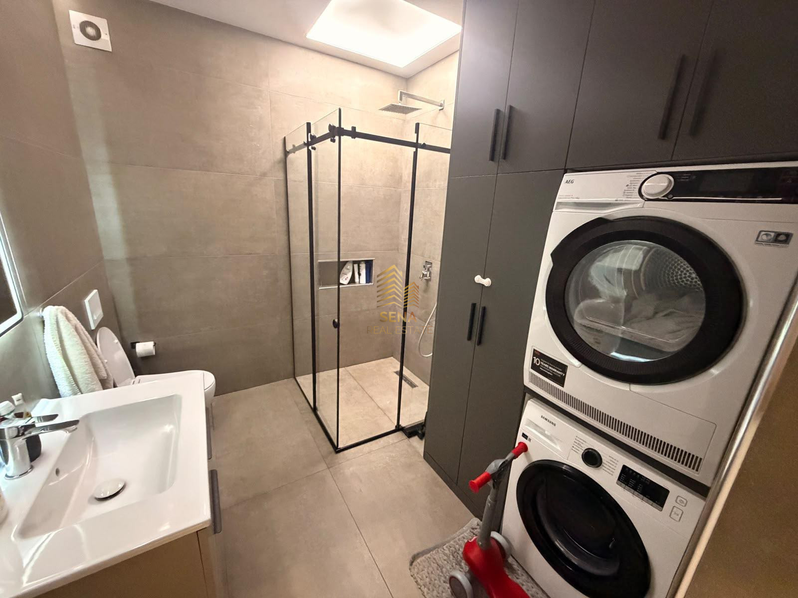 Shitet Apartament 2+1+2+2blk, Ish Fusha e Aviacionit, 35.000.000 Leke