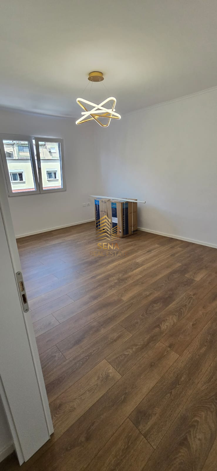 Shitet, Apartament 1+1, Rruga e Kavajes, 140,000 Euro