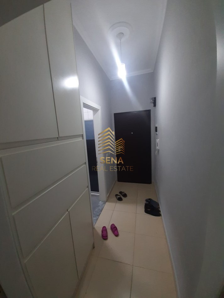 Qira, Ambient Biznesi 60m², Astir – Kompleksi Jolla, 600 Euro/muaj