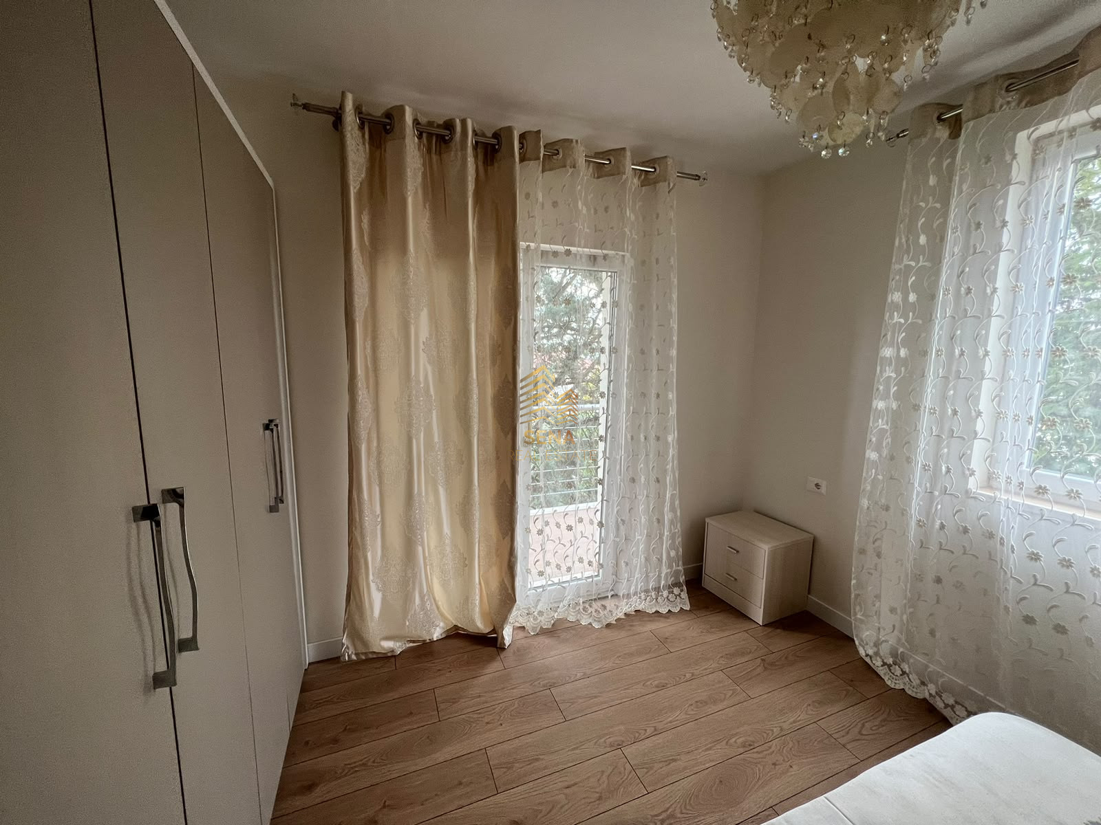 Qira, Hyrje Private 2+1+2blk, Porcelan, 60.000 Leke/muaj