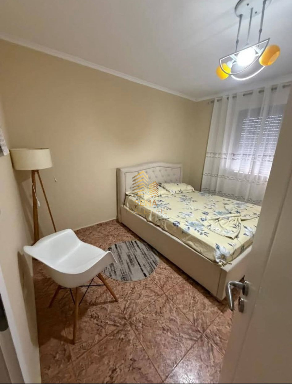 Qira, Apartament 2+1, Xhamllik, 60.000 Leke/muaj