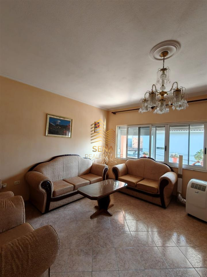 Qira, Hyrje private, 3+1+Blk+Parkim, Spitali QSUT, 60.000 Lek/muaj