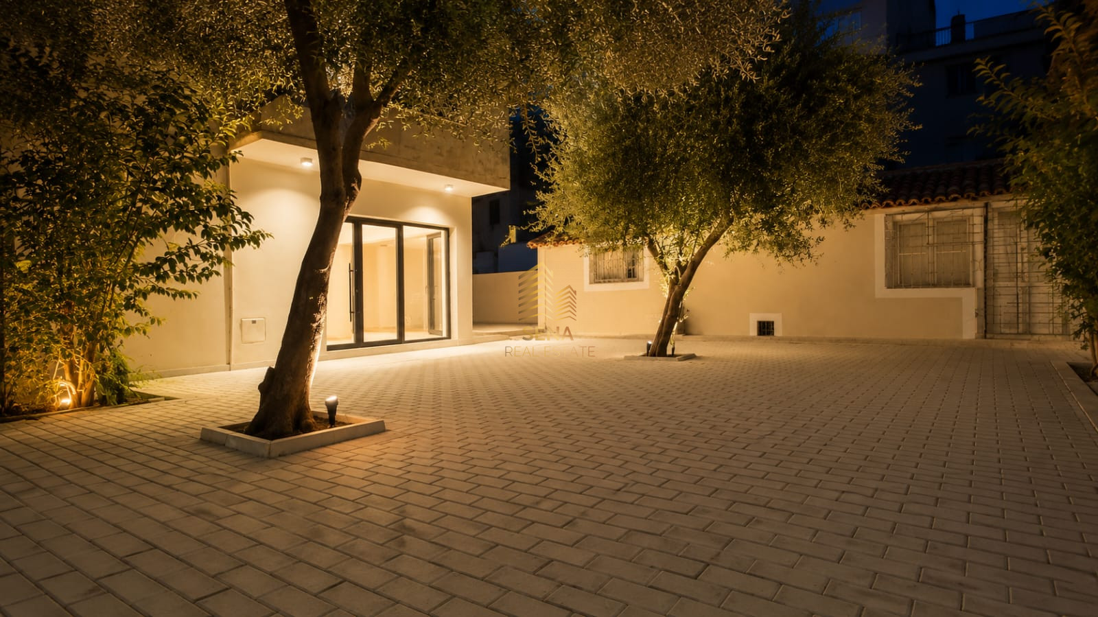 Qira, Ambient Biznesi – Pazari i Ri, 985 Euro