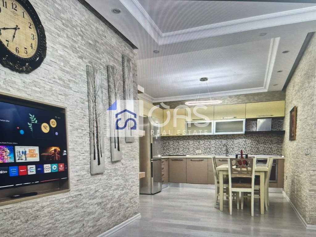 Jepet me Qira apartament 3+1 Ne Porcelan