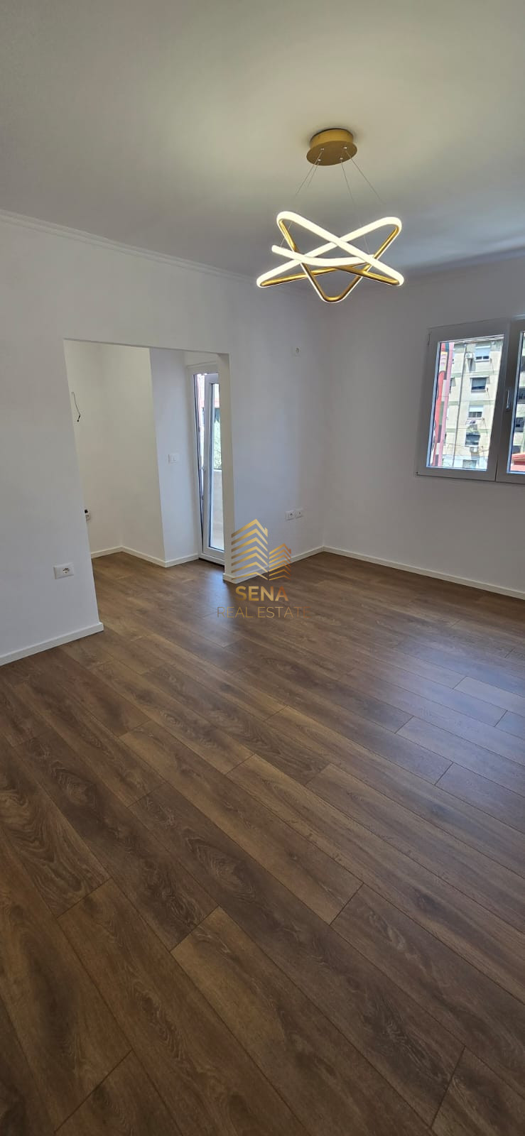 Shitet, Apartament 1+1, Rruga e Kavajes, 140,000 Euro