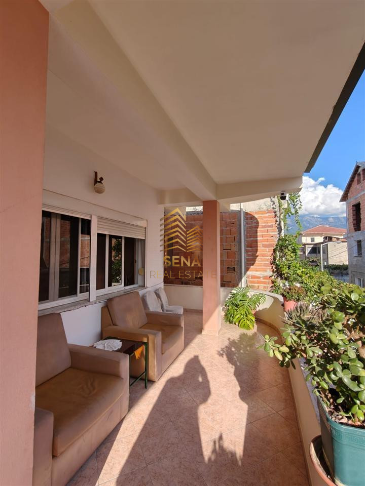 Qira, Hyrje private, 3+1+Blk+Parkim, Spitali QSUT, 60.000 Lek/muaj