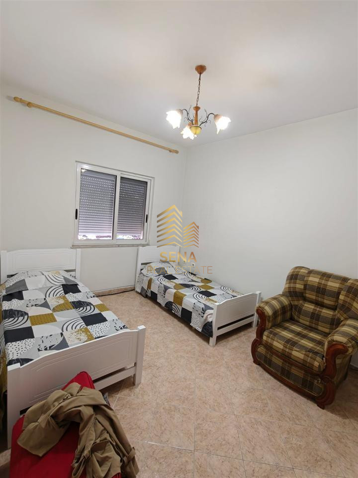 Qira, Hyrje private, 3+1+Blk+Parkim, Spitali QSUT, 60.000 Lek/muaj
