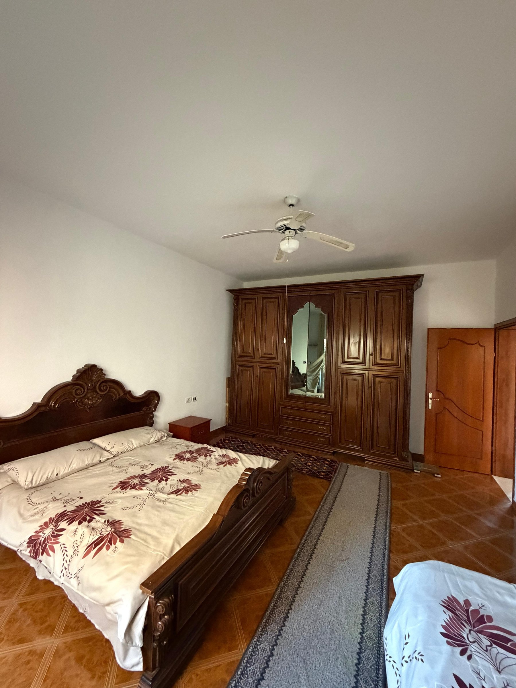 Qira, Hyrje Private, 2+1+blk+ Post Parkimi, Spital Amerikan 2, 52.000 Leke/muaj