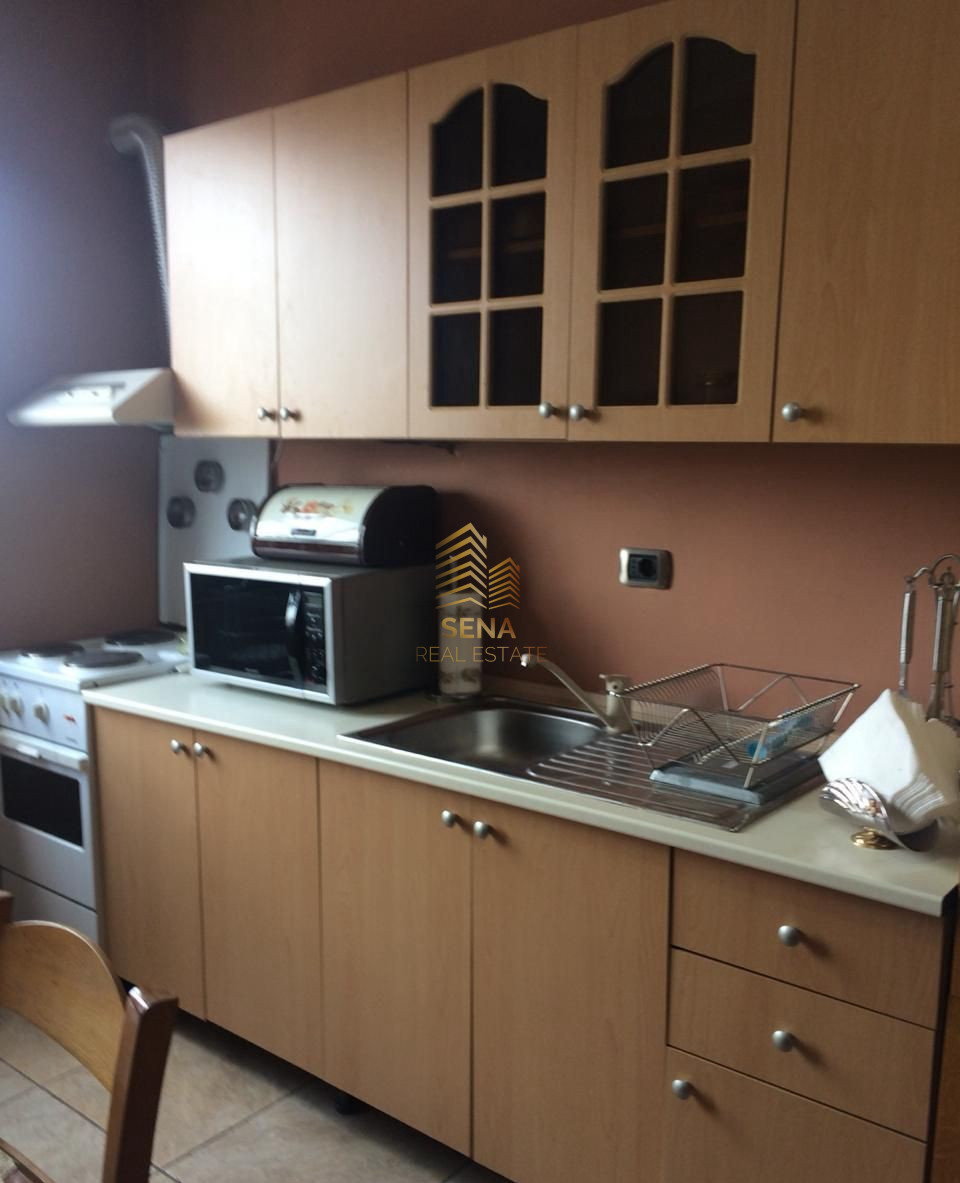 Qira, Apartament 1+1+Verande, Rruga e Durresit, 50.000 ALL/muaj