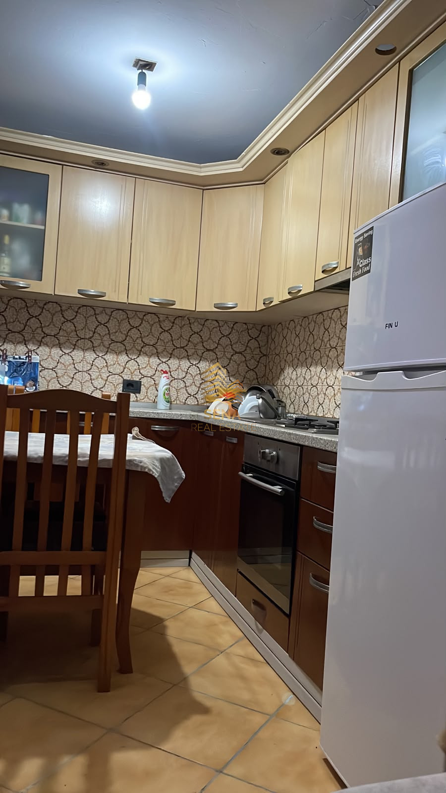 Qira, Hyrje Private, 1+1+Oborr, Ali Demi – Shkolla Kushtrimi i Lirise,40.000 Leke/muaj