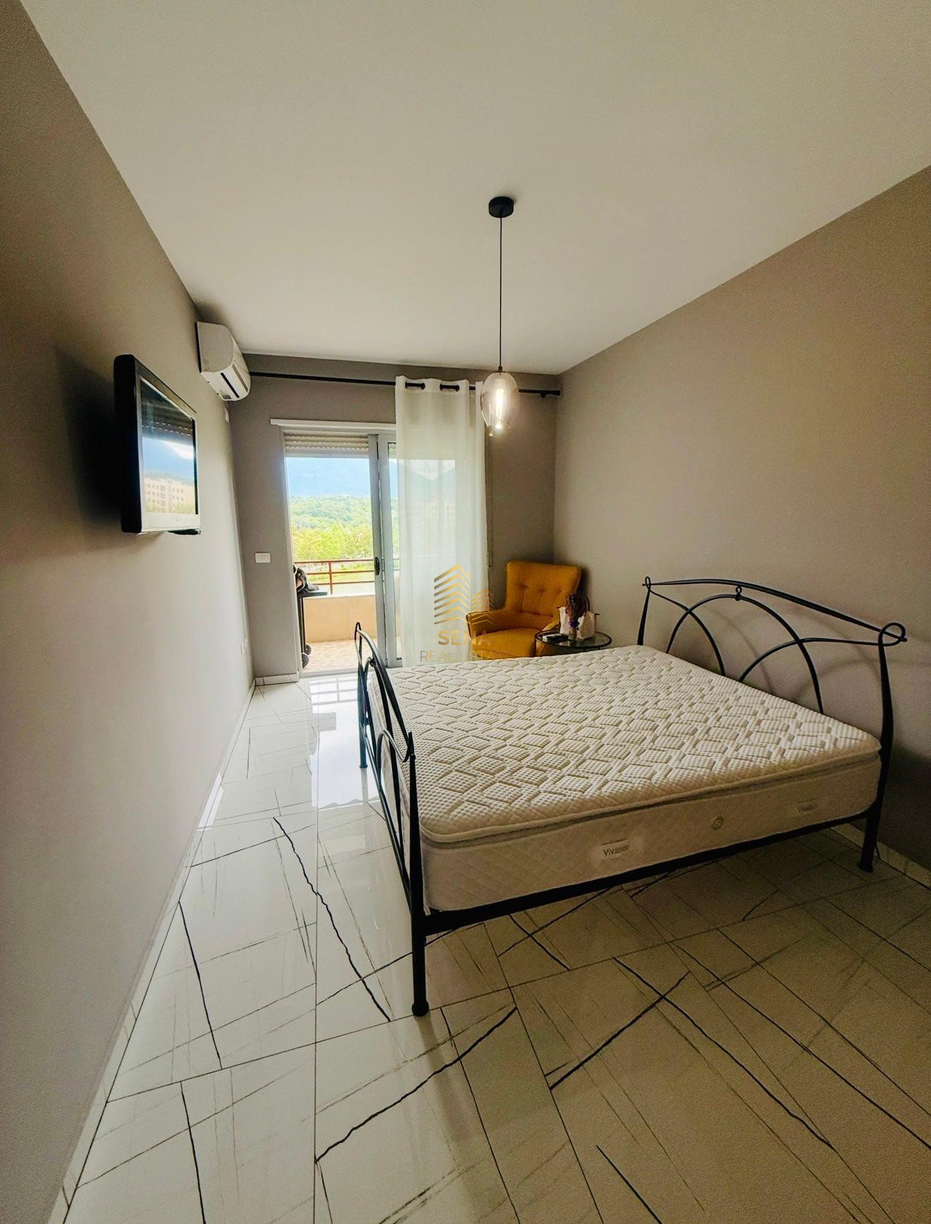 Qira, Apartament 2+1+3blk, Liqeni Thate, 1200 Euro/Muaj