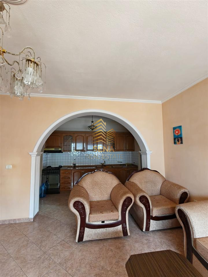 Qira, Hyrje private, 3+1+Blk+Parkim, Spitali QSUT, 60.000 Lek/muaj
