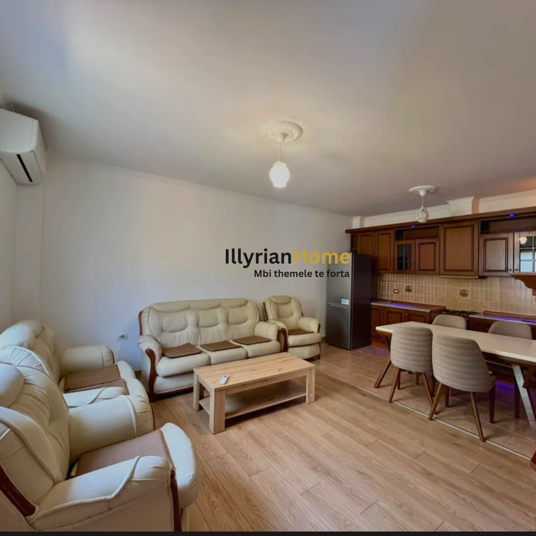 Apartament 2+1 me Oborr te Rruga Jordan Misja, pranë Bulevardit të Ri