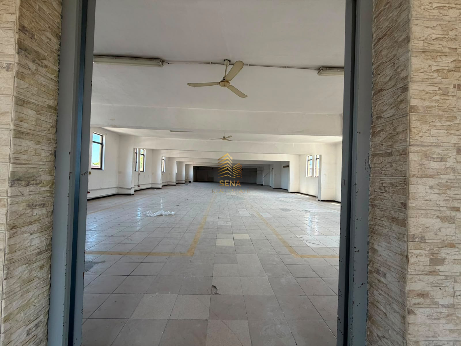 Qira, 2 kate Ambient Biznesi 1060m2, Allias, 350,000 Lek/muaj Bruto